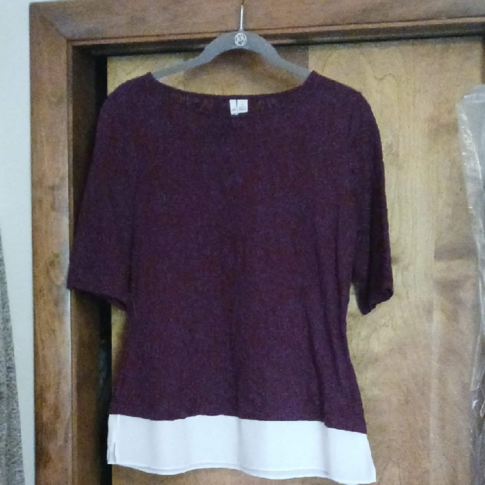 NWOT Elle Burgundy and White Blouse